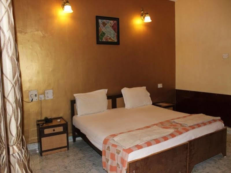 Dona Julia Beach Resort Calangute Exterior foto