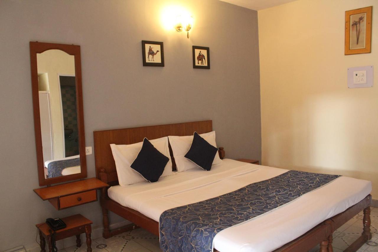 Dona Julia Beach Resort Calangute Exterior foto