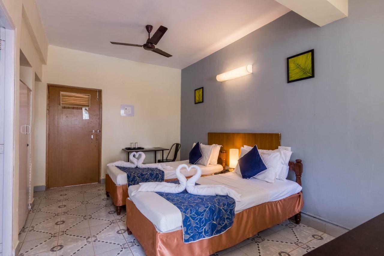 Dona Julia Beach Resort Calangute Exterior foto
